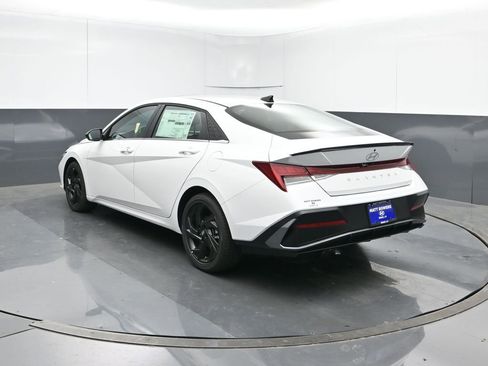 New 2026 Hyundai Elantra SEL Sport image 4