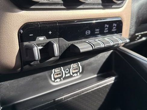 Used 2022 RAM 2500 Laramie AWD/4WD image 13