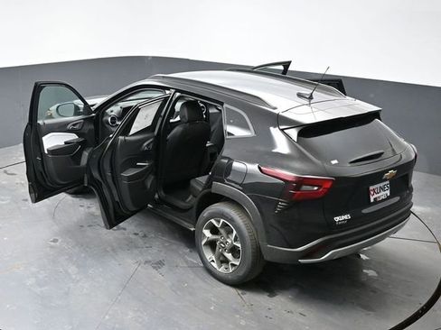 New 2026 Chevrolet Trax LT w/ Driver Confidence Package FWD image 61