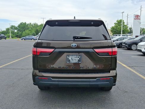 Used 2023 Toyota Sequoia SR5 w/ TRD Off-Road Package AWD/4WD image 5
