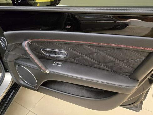 Used 2015 Bentley Flying Spur V8 image 26