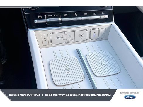 Used 2025 Hyundai Santa Fe Calligraphy AWD/4WD image 24