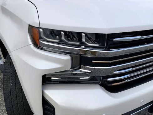 Used 2020 Chevrolet Silverado 1500 High Country w/ Technology Package image 25