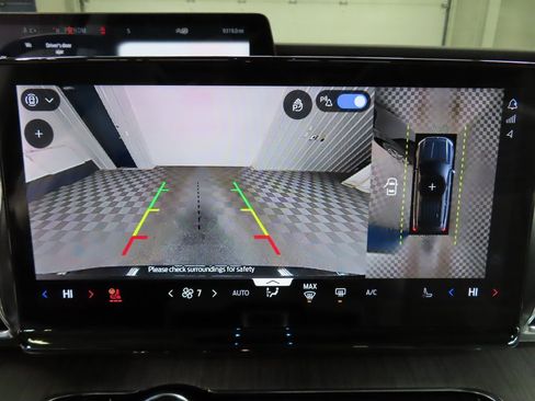 Used 2025 Ford Expedition Platinum w/ Platinum Ultimate Package image 16