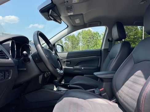 Used 2023 Mitsubishi Outlander Sport ES image 9