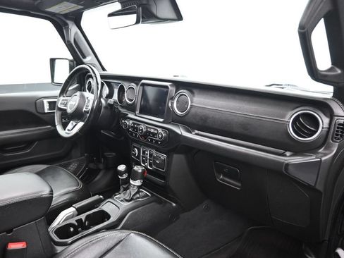 Used 2020 Jeep Wrangler Unlimited Sahara AWD/4WD image 40