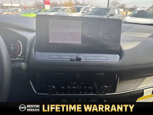 Certified 2025 Nissan Rogue Platinum w/ Platinum Premium Package image 19