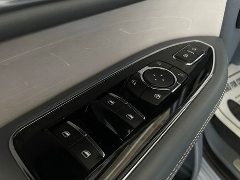 Used 2021 Lincoln Navigator Black Label w/ Cargo Convenience Package image 39