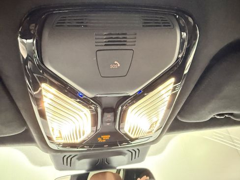 Used 2021 BMW X7 M50i w/ Dynamic Handling Package image 25