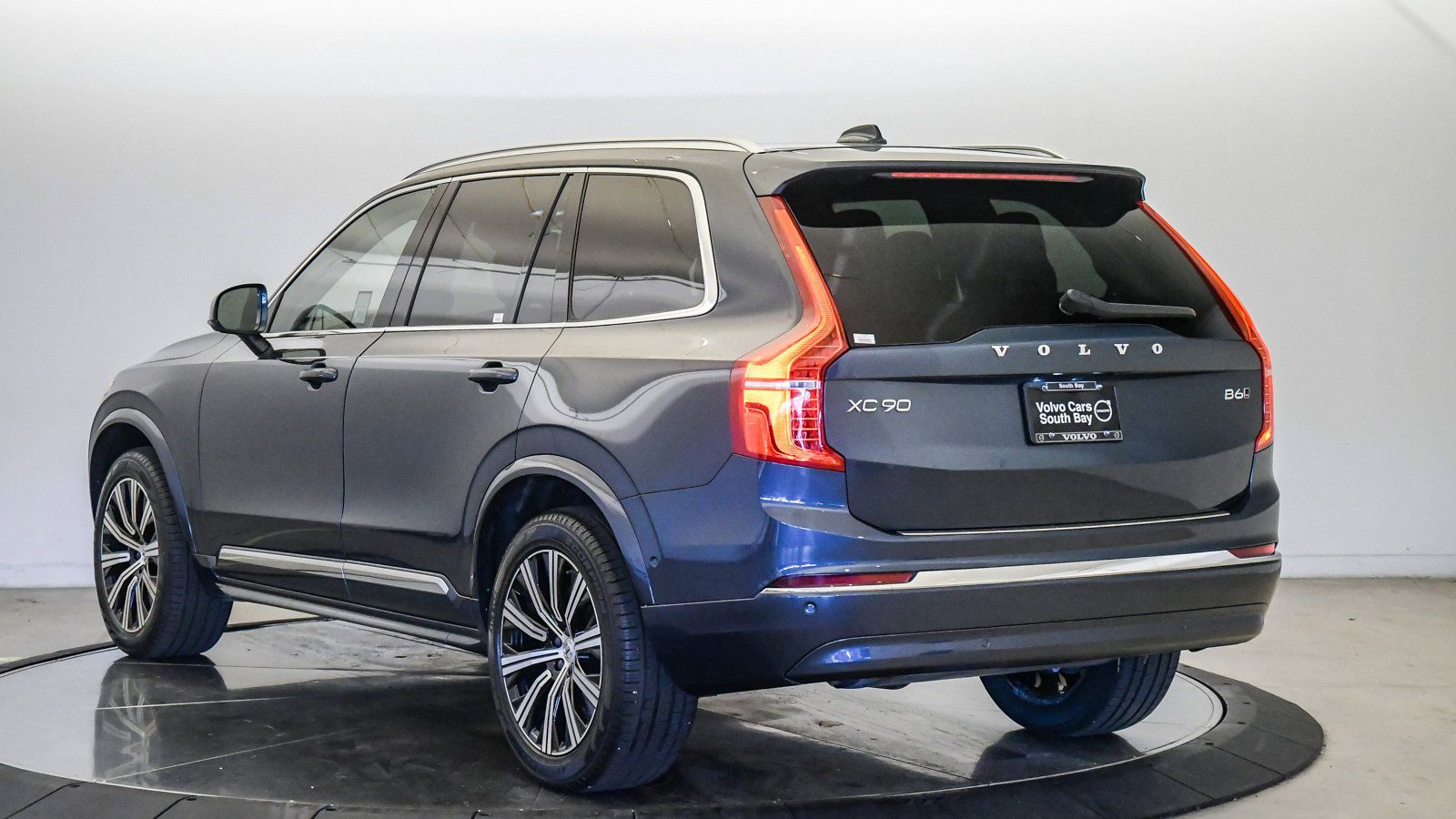 Certified 2023 Volvo XC90 B6 Plus w/ Protection Package Premier AWD/4WD image 2