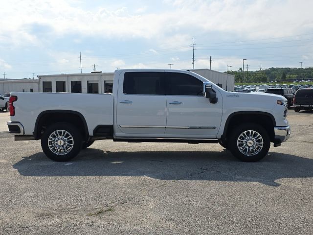 Used 2024 Chevrolet Silverado 3500 High Country w/ High Country Premium Package AWD/4WD image 6