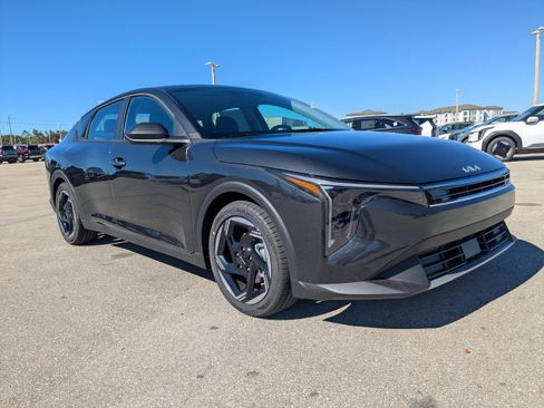 New 2025 Kia K4 EX image 36