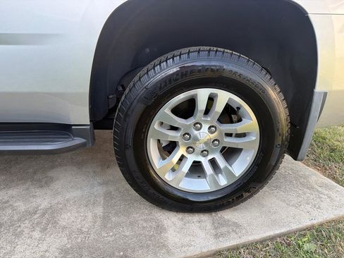 Used 2019 Chevrolet Tahoe LT image 32