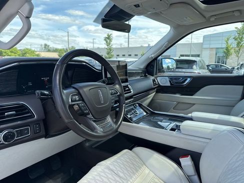 Used 2021 Lincoln Navigator Black Label w/ Cargo Convenience Package AWD/4WD image 11