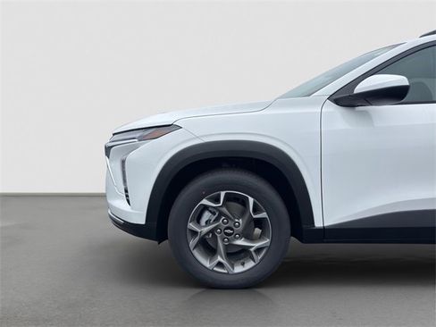 New 2026 Chevrolet Trax LT w/ Sunroof Package image 18