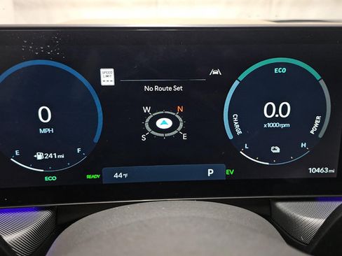 Used 2025 Hyundai Sonata Limited FWD image 8