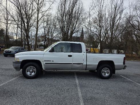 Used 2001 Dodge Ram 1500 Truck 2WD Quad Cab image 3