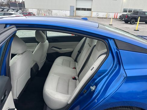 Used 2025 Nissan Altima 2.5 SV image 24