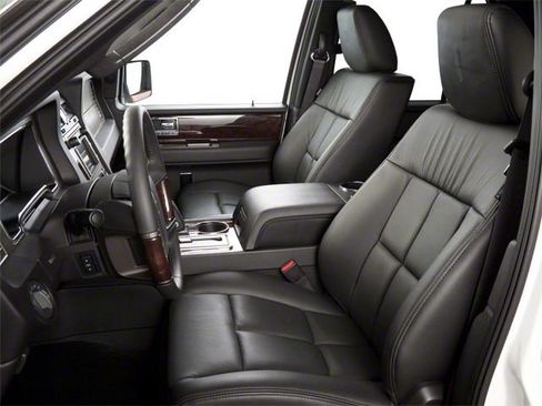 Used 2013 Lincoln Navigator 2WD w/ HD Trailer Tow Pkg image 9