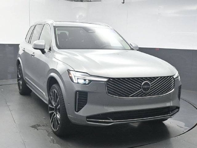 Used 2026 Volvo XC90 B6 Plus w/ Protection Package Premier AWD/4WD image 2