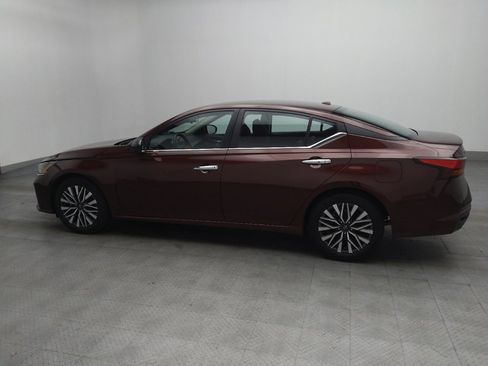 Used 2024 Nissan Altima 2.5 SV image 3