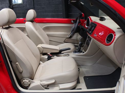 Used 2014 Volkswagen Beetle TDI FWD image 52