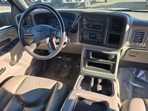 Used 2005 GMC Sierra 2500 SLT w/ Heavy-Duty Power Package image 11