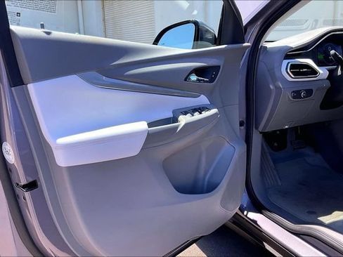 Used 2022 Chevrolet Bolt EUV Premier FWD image 21