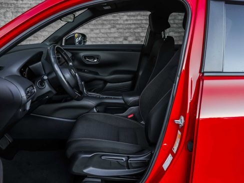 Used 2023 Honda HR-V Sport image 24