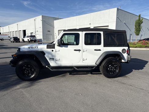 Used 2021 Jeep Wrangler Unlimited Sport AWD/4WD image 6