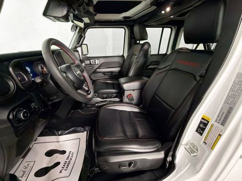 Used 2024 Jeep Wrangler Unlimited Rubicon AWD/4WD image 21