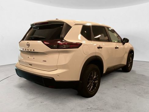 New 2026 Nissan Rogue S image 5