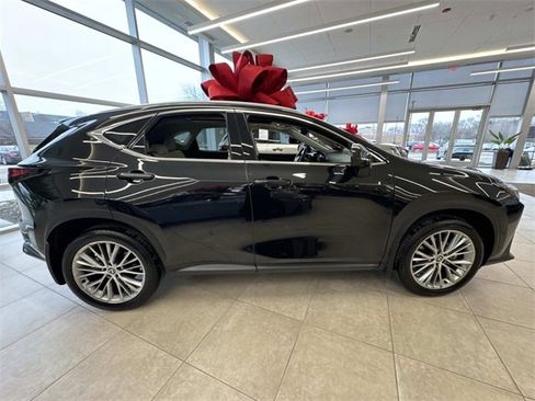 Certified 2025 Lexus NX 350 AWD w/ Luxury Package image 4