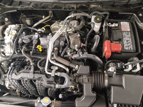 Used 2024 Nissan Altima 2.5 SV image 30