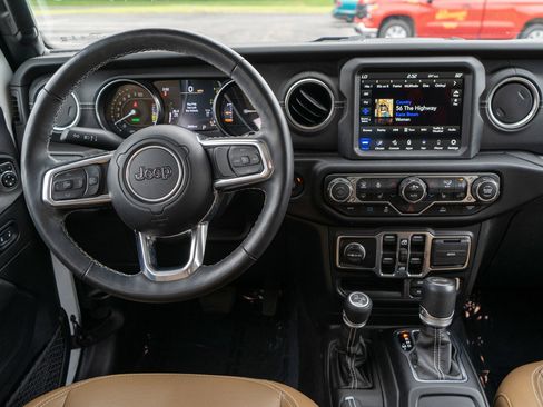 Used 2023 Jeep Wrangler Unlimited Sahara w/ Cold Weather Group AWD/4WD image 13