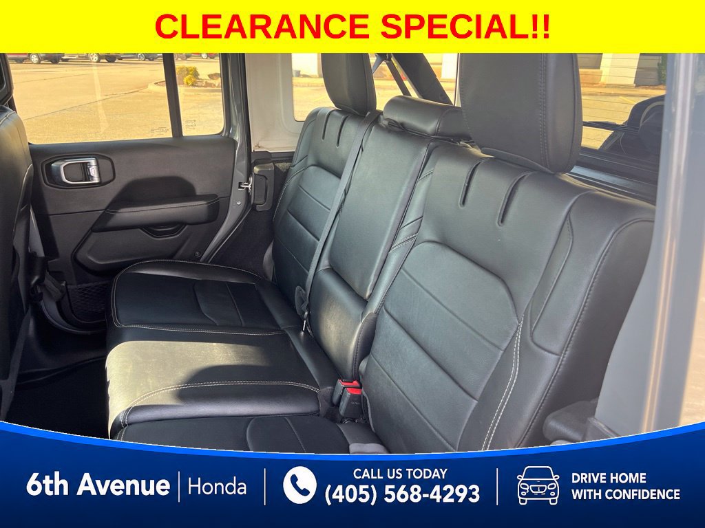 Used 2023 Jeep Wrangler Unlimited Sahara w/ Cold Weather Group AWD/4WD image 17