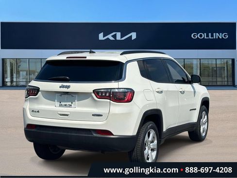 Used 2019 Jeep Compass Latitude w/ Cold Weather Group AWD/4WD image 3