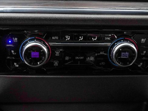 Used 2024 GMC Sierra 1500 SLT w/ SLT Premium Plus Package image 20