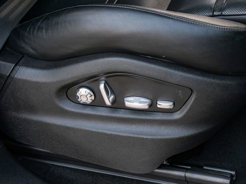 Used 2021 Porsche Cayenne image 38