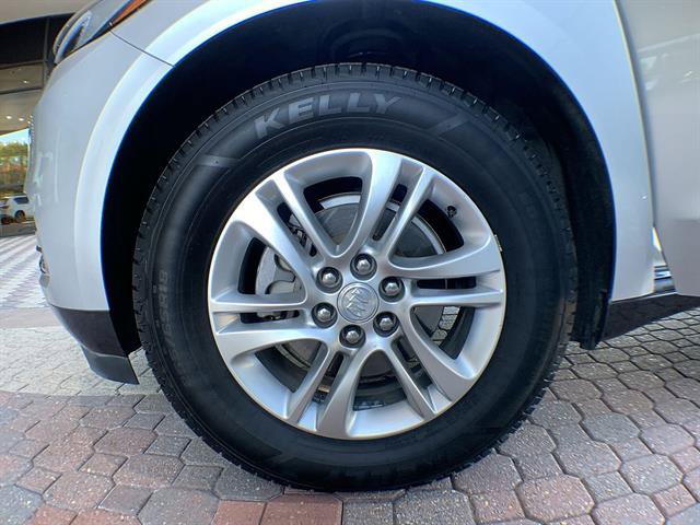 Used 2020 Buick Enclave Essence w/ Sound and Sites Package FWD image 10