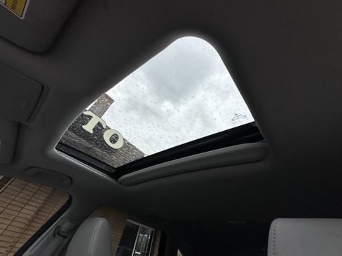 Used 2017 Acura MDX SH-AWD image 4