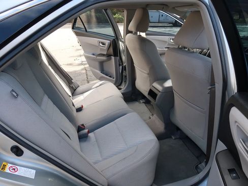 Used 2016 Toyota Camry LE FWD image 21
