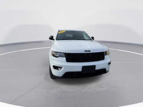 Used 2020 Jeep Grand Cherokee Laredo AWD/4WD image 4