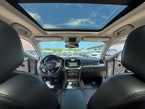 Used 2017 Chrysler 300 C w/ Safetytec Plus Group image 24