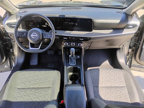 Used 2025 Nissan Kicks SV w/ SV Premium Package FWD image 71