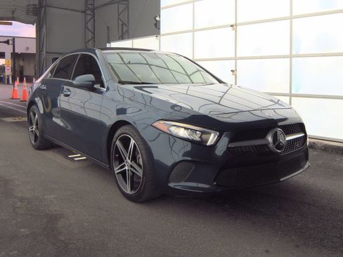 Used 2022 Mercedes-Benz A 220 image 2