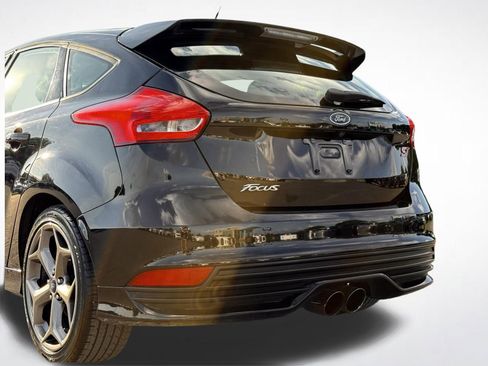 Used 2018 Ford Focus ST FWD image 14