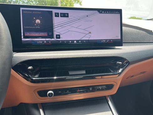 New 2025 BMW 330i Sedan w/ Premium Package image 21