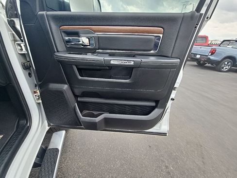 Used 2015 RAM 2500 Laramie w/ Convenience Group AWD/4WD image 32