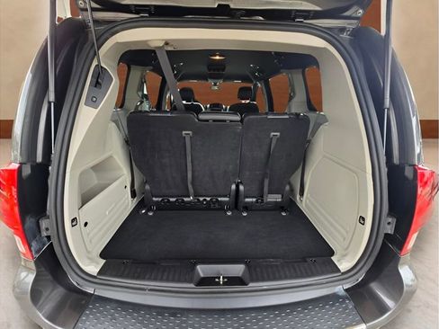 Used 2020 Dodge Grand Caravan SXT image 15